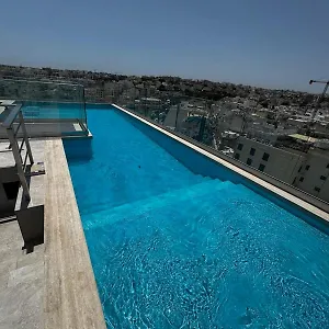 https://spinola-hotel.hotelssaintjulians.com